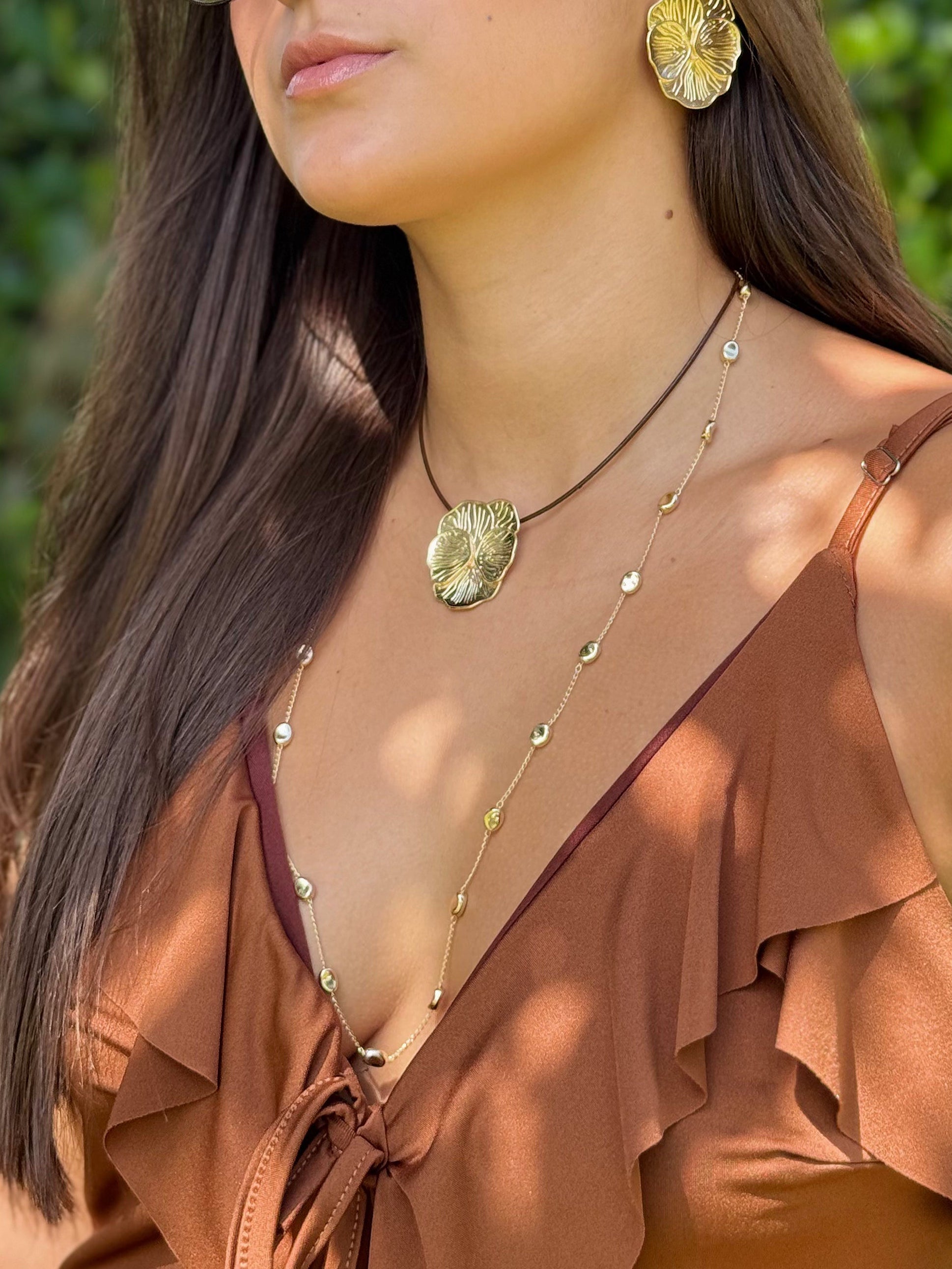 Colar esferas orgânicas ovais